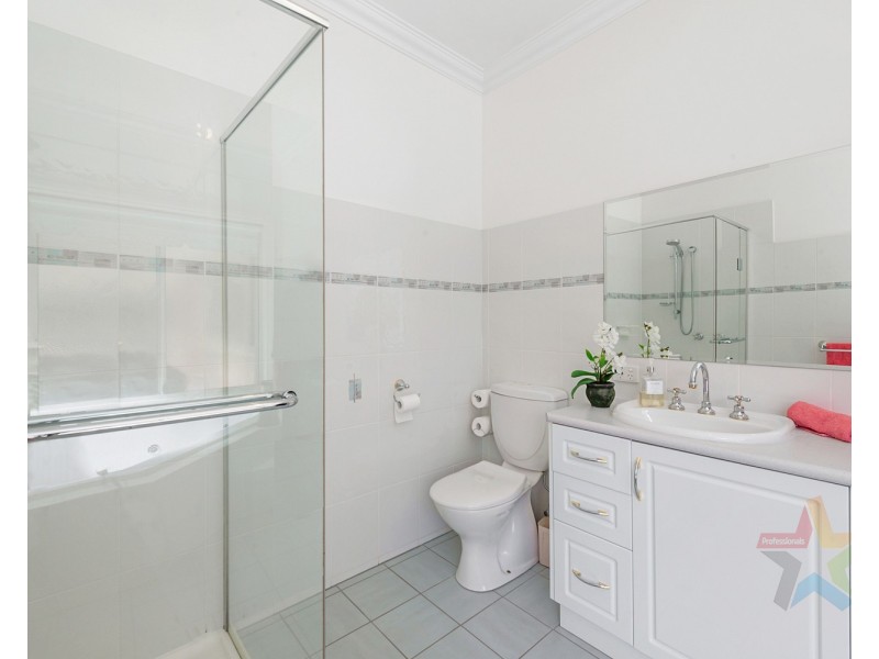 16 Avondale Drive, Wodonga VIC 3690