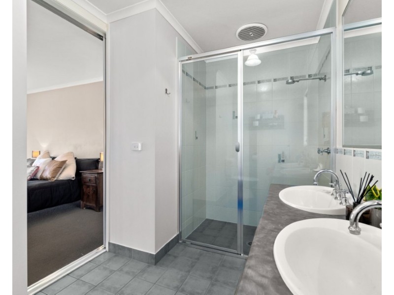 11 Dalton Avenue, Wodonga VIC 3690