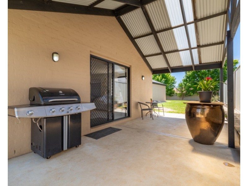 11 Dalton Avenue, Wodonga VIC 3690