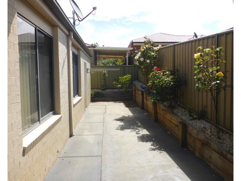 2/72 Nightingale Avenue, Wodonga VIC 3690