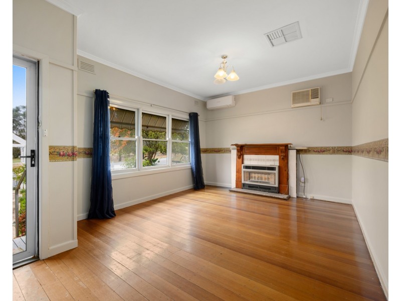 85 North Road, Chiltern VIC 3683