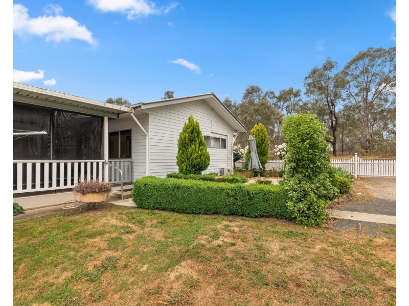 85 North Road, Chiltern VIC 3683