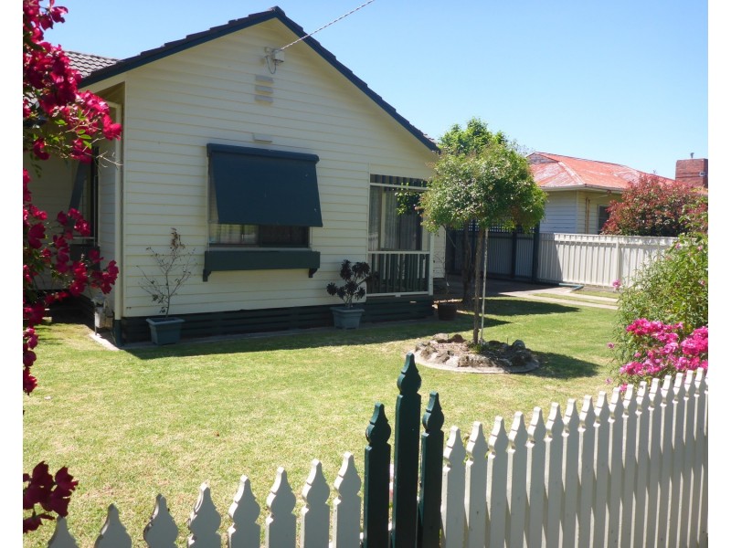 8 Pollard Street, Wodonga VIC 3690