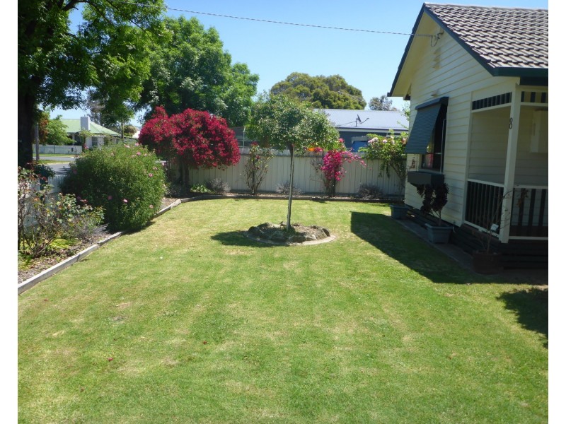 8 Pollard Street, Wodonga VIC 3690