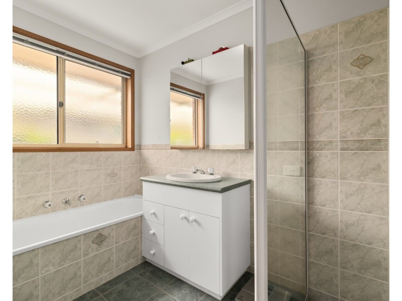 17 Falcon Circuit, Wodonga VIC 3690
