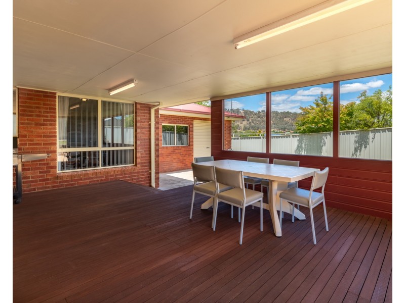 17 Falcon Circuit, Wodonga VIC 3690
