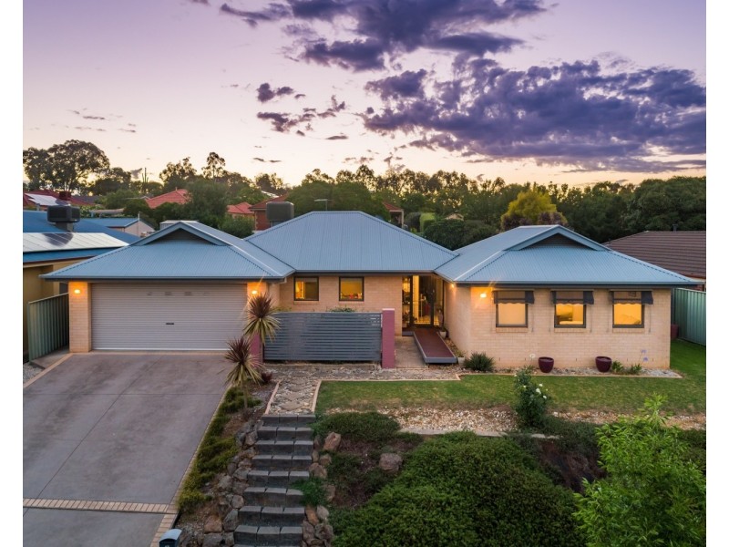 17 Briese Court, Thurgoona NSW 2640