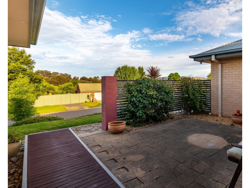 17 Briese Court, Thurgoona NSW 2640