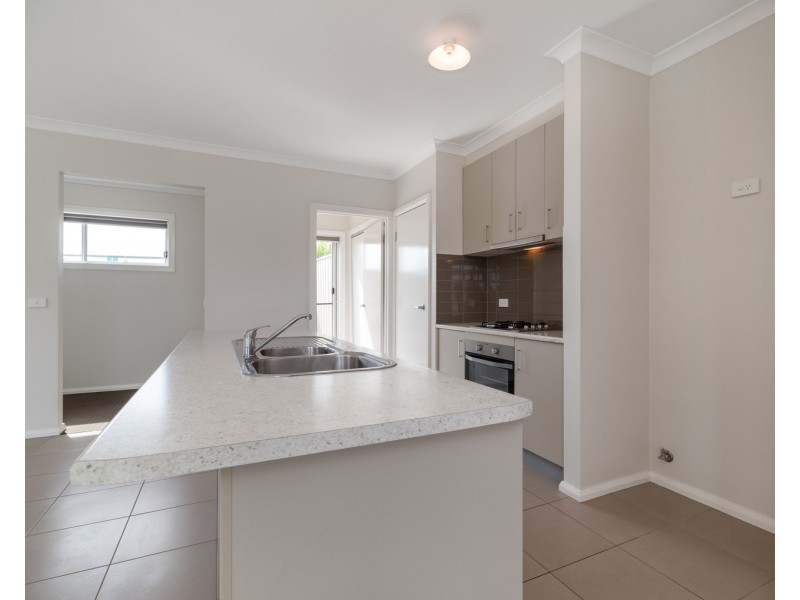 31 Derwent Way, West Wodonga VIC 3690