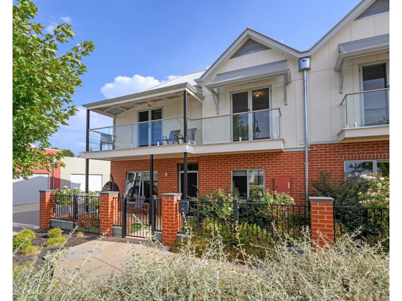 11 Elmwood Circuit, Wodonga VIC 3690