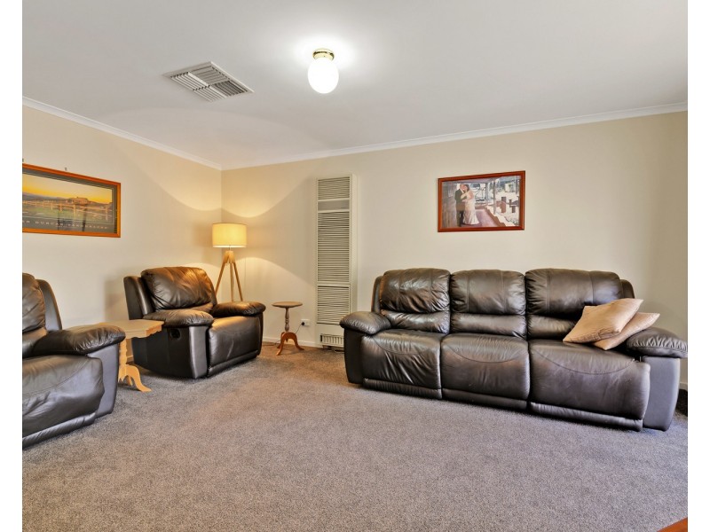 8 Mashie Way, Wodonga VIC 3690