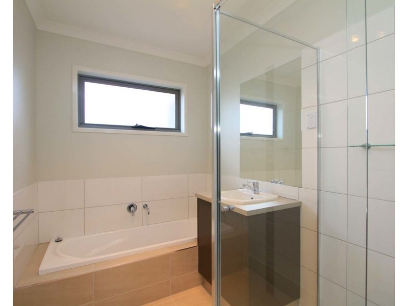 4/17 Thorneycroft Avenue, Wodonga VIC 3690