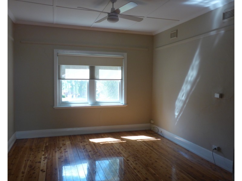 327 Mount Street, Albury NSW 2640