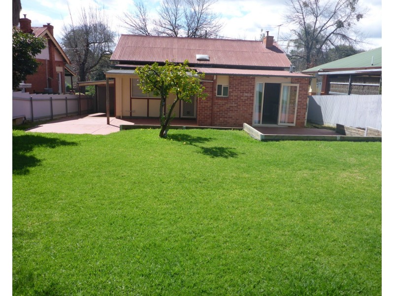 327 Mount Street, Albury NSW 2640