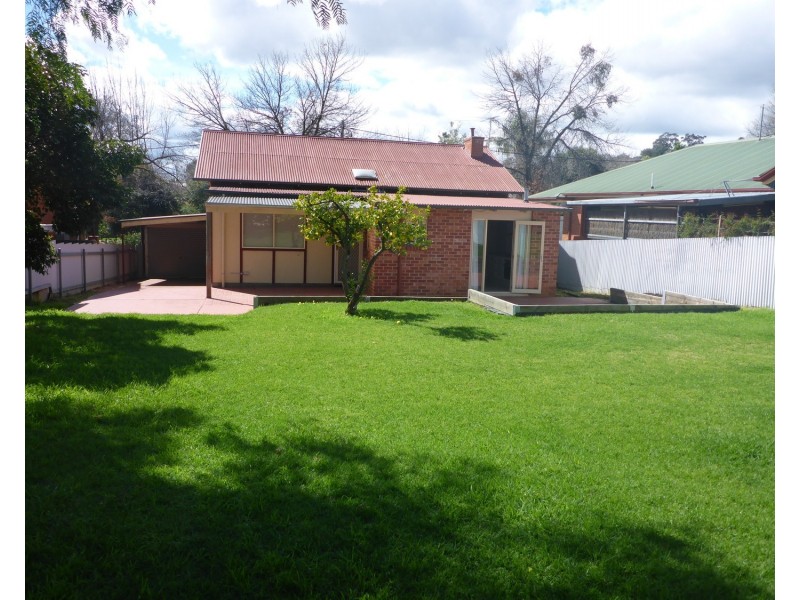 327 Mount Street, Albury NSW 2640