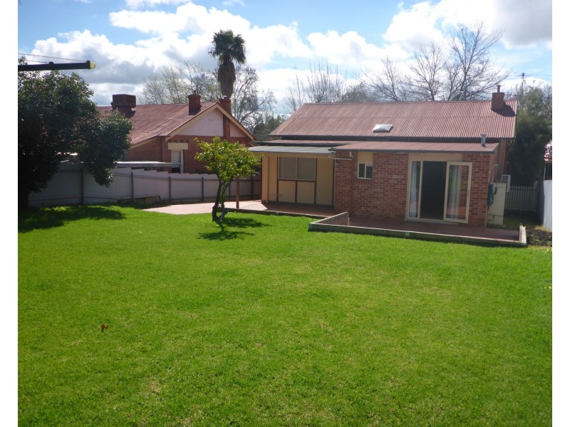 327 Mount Street, Albury NSW 2640