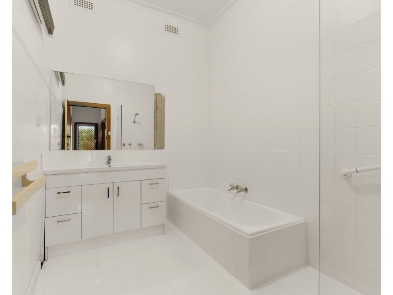 46 Pell Street, Howlong NSW 2643