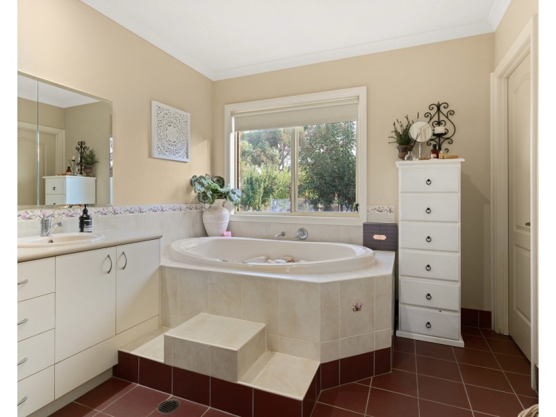 360 Whytes Road, Baranduda VIC 3691