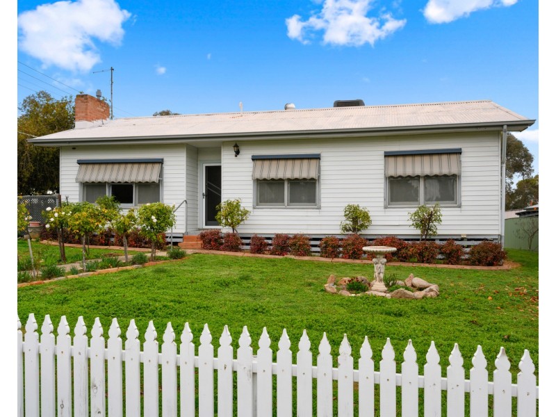 85 North Road, Chiltern VIC 3683