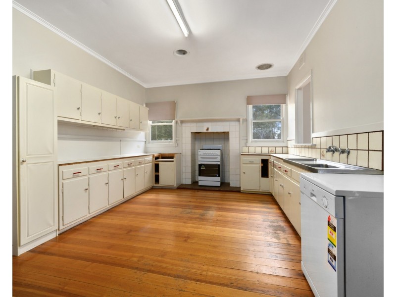 85 North Road, Chiltern VIC 3683