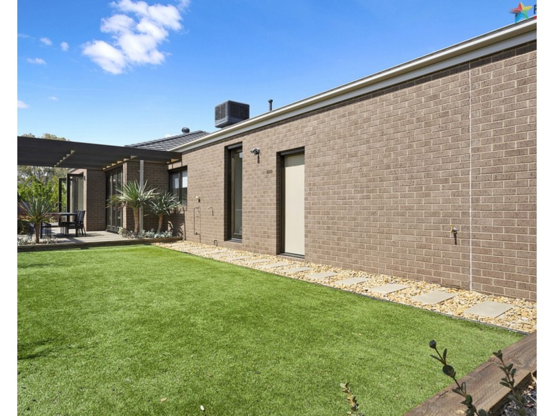 3 Riverside Boulevard, Killara VIC 3691