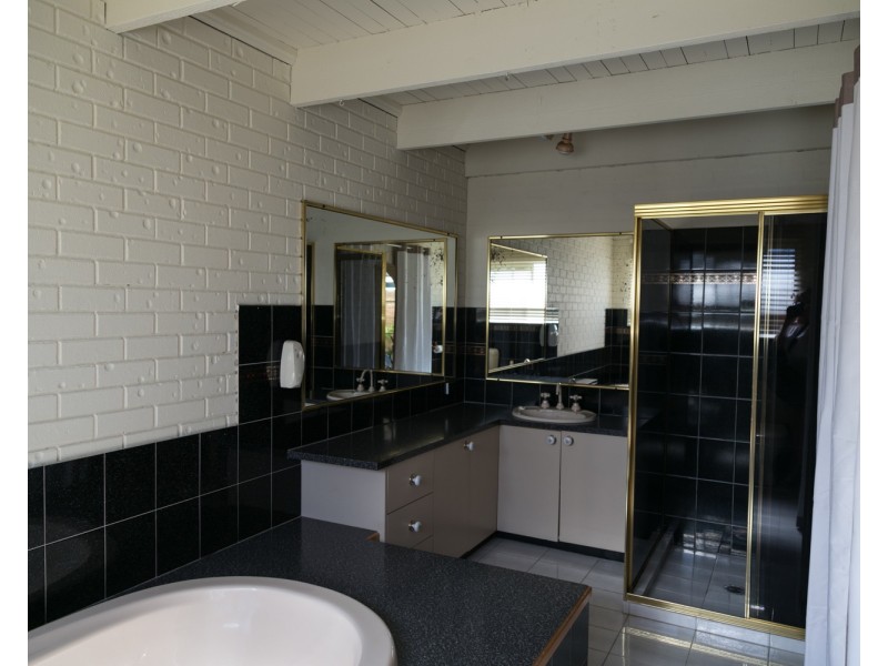 1097 Waugh Road, North Albury NSW 2640