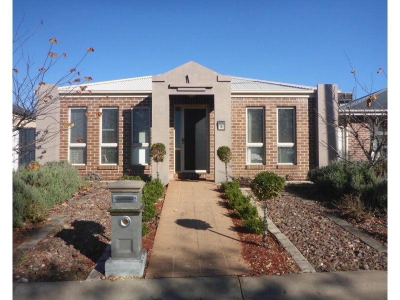 15 Oakmont Circuit, Wodonga VIC 3690