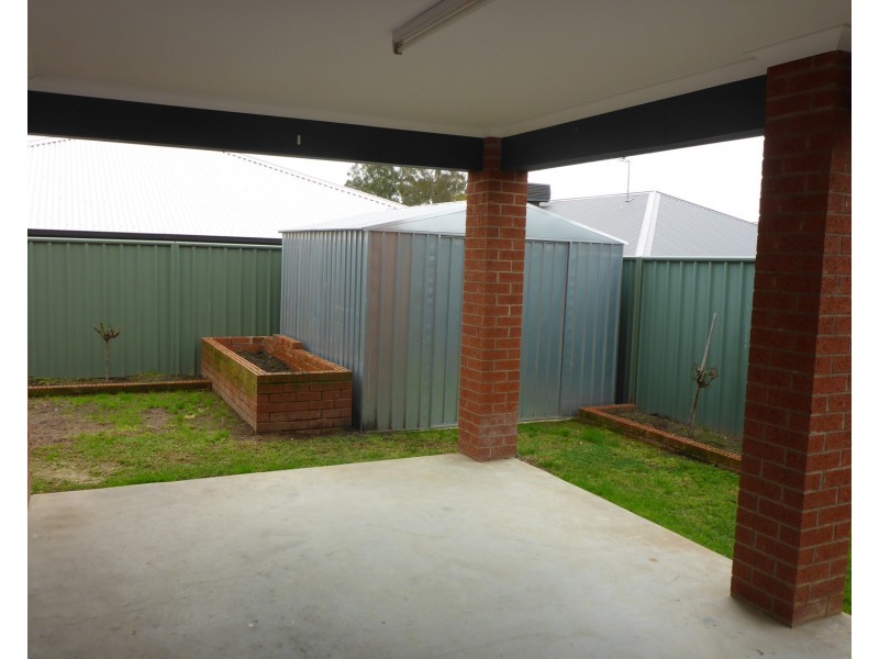 54 Victoria Cross Parade, Wodonga VIC 3690