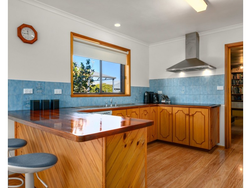 56 Urana Road, Burrumbuttock NSW 2642