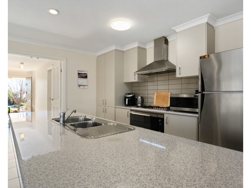 29 Victoria Cross Parade, Wodonga VIC 3690