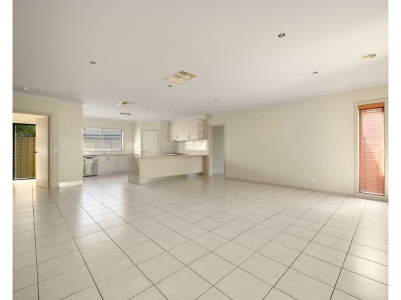 8 Garden Cove, Wodonga VIC 3690