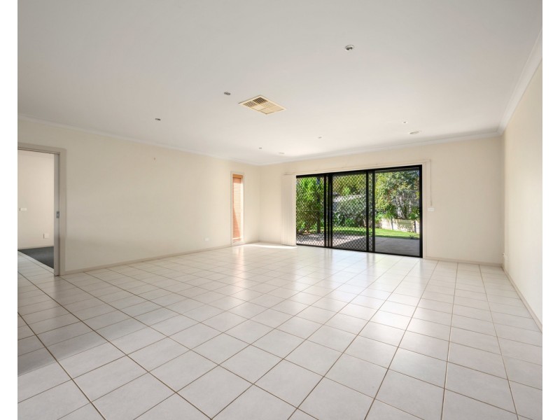 8 Garden Cove, Wodonga VIC 3690