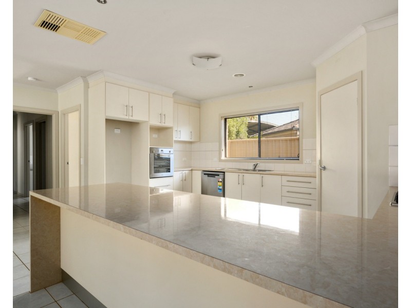 8 Garden Cove, Wodonga VIC 3690