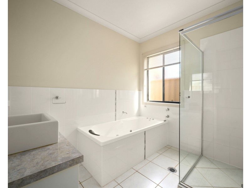 8 Garden Cove, Wodonga VIC 3690