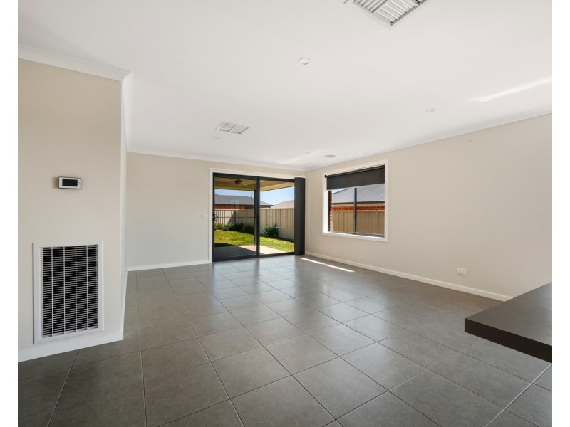 36 Rogers Avenue, Wodonga VIC 3690