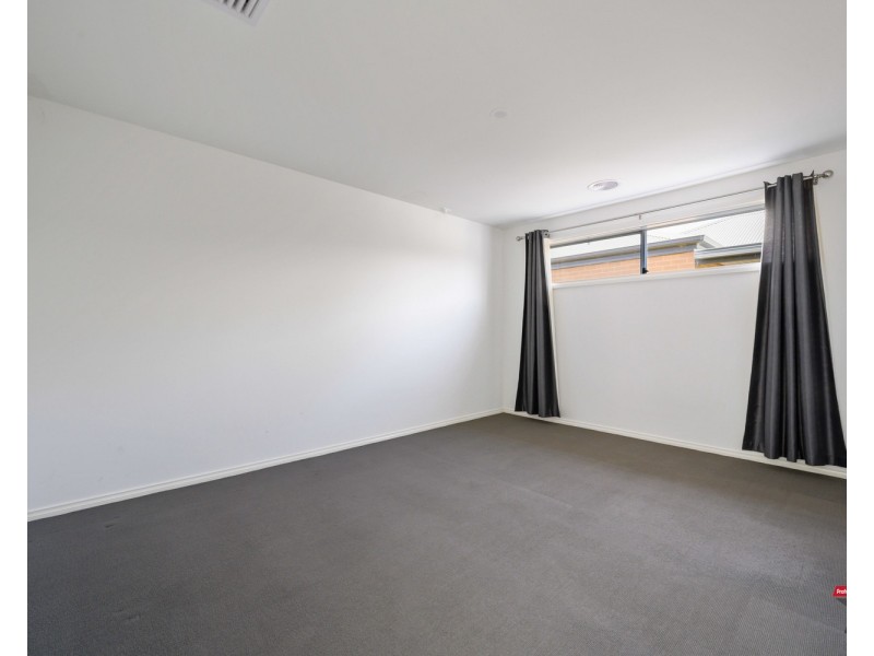 11 Trickett Avenue, Killara VIC 3691