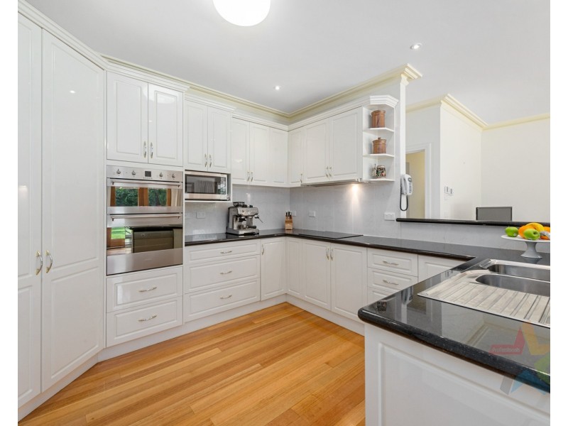 16 Avondale Drive, Wodonga VIC 3690