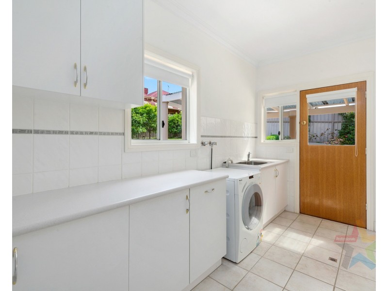 16 Avondale Drive, Wodonga VIC 3690