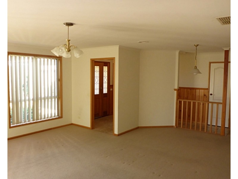 4 Kelle Court, Wodonga VIC 3690