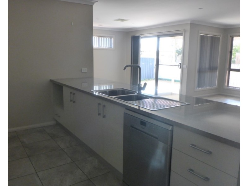 2/4 Hill Street, Wodonga VIC 3690