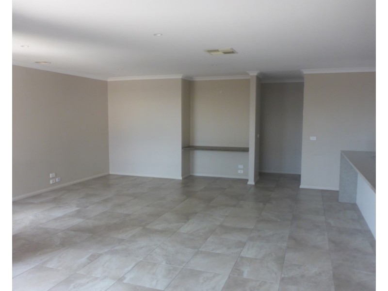 2/4 Hill Street, Wodonga VIC 3690