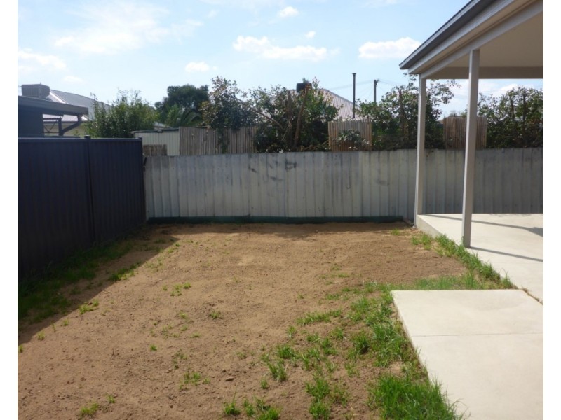 2/4 Hill Street, Wodonga VIC 3690