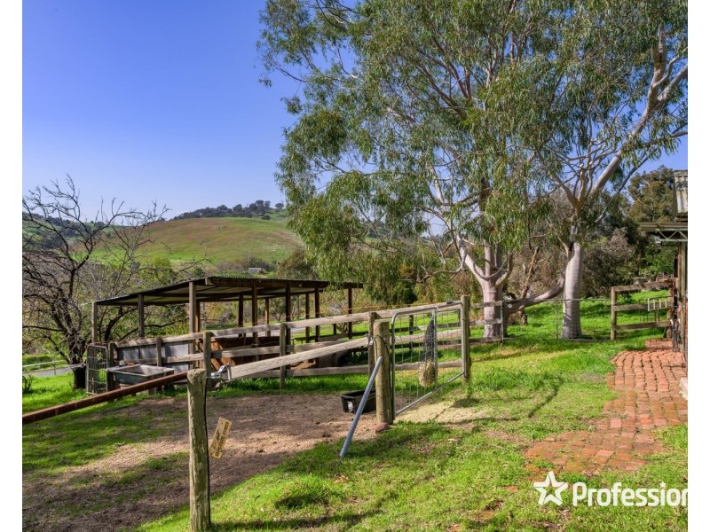 2 Dyring Street, Bethanga VIC 3691