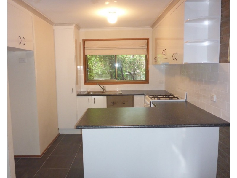 3/8 Page Court, Wodonga VIC 3690