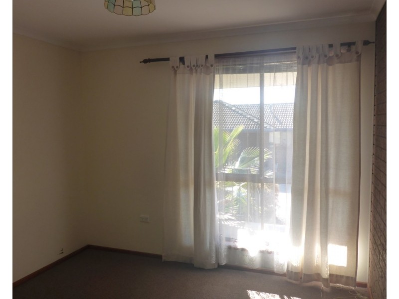 3/8 Page Court, Wodonga VIC 3690