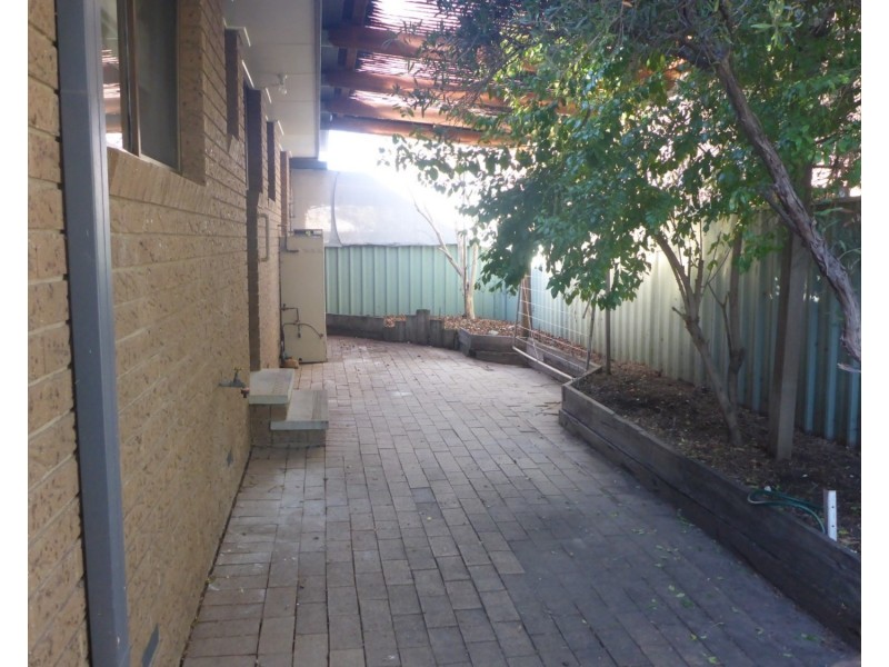 3/8 Page Court, Wodonga VIC 3690