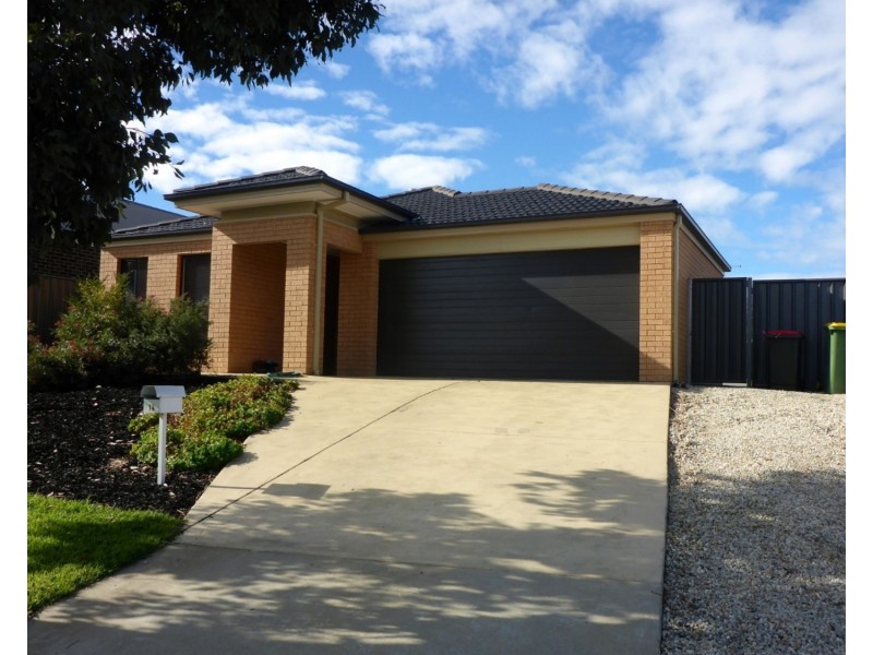 14 Silky Oak Avenue, Wodonga VIC 3690