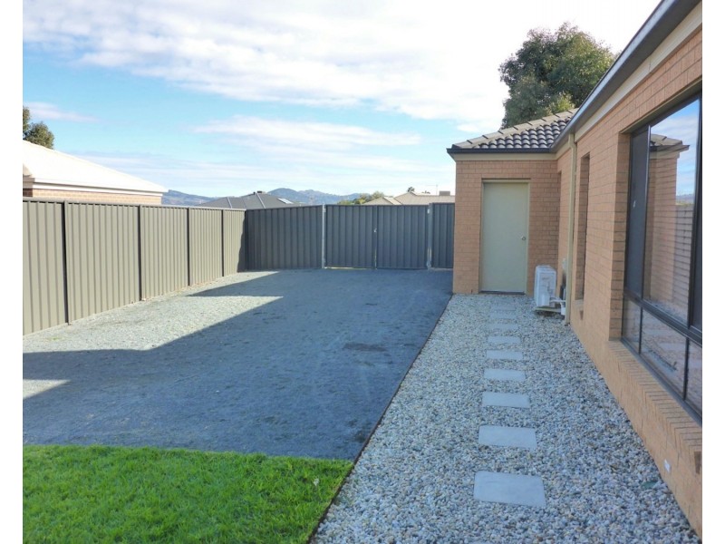 14 Silky Oak Avenue, Wodonga VIC 3690