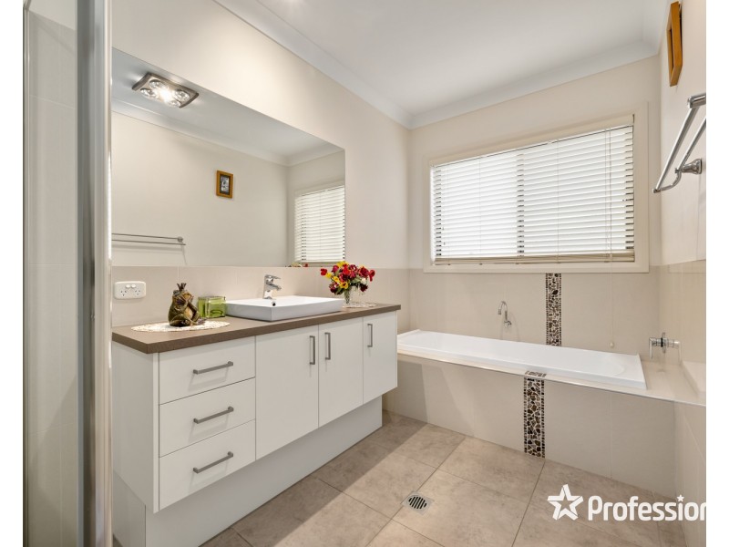 16 Grange Close, Wodonga VIC 3690