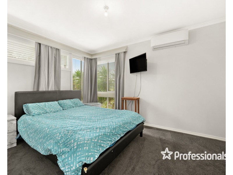 74 James Cook Avenue, Howlong NSW 2643